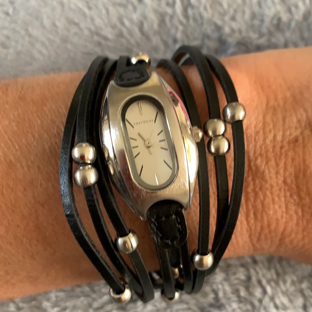 Tokyobay Watch⏱🤍🖤